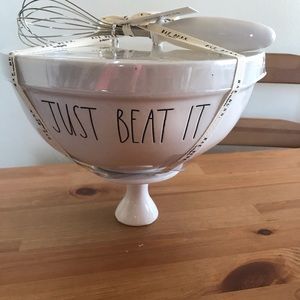 Rae Dunn JUST BEAT IT Bowl